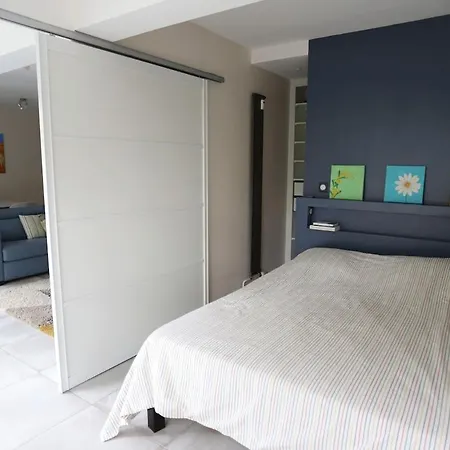 Cozy Apartment, View Of Greenery! *