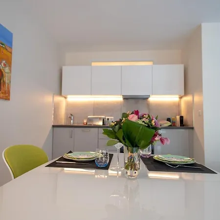 Cozy Apartment, View Of Greenery! Apartament *