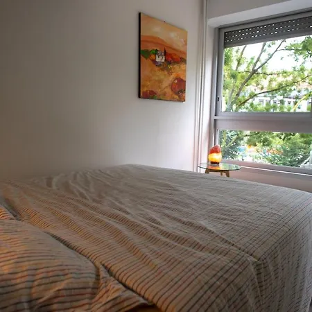 Cozy Apartment, View Of Greenery! *